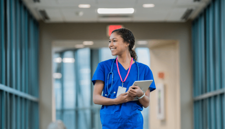 How to become a registered nurse
